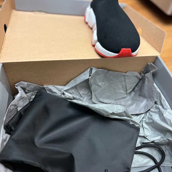 Speed 2.0 Sneaker in black recycled knit, white and red sole unit - Picture 6 of 14